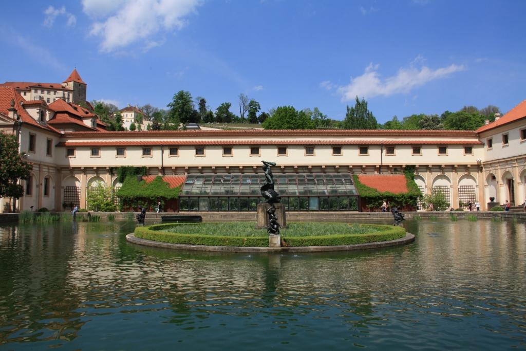 מזרקות בגני ולנשטיין