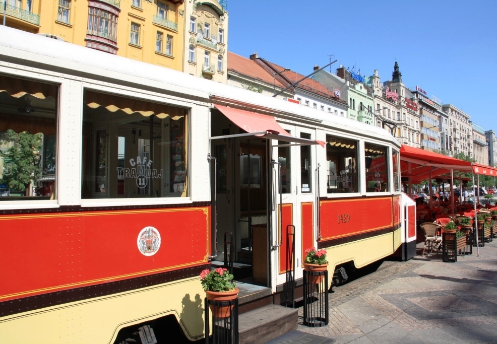 קפה "חשמלית אדומה"