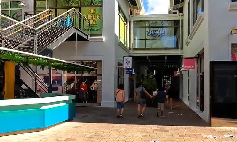 אאוטלט במיאמי