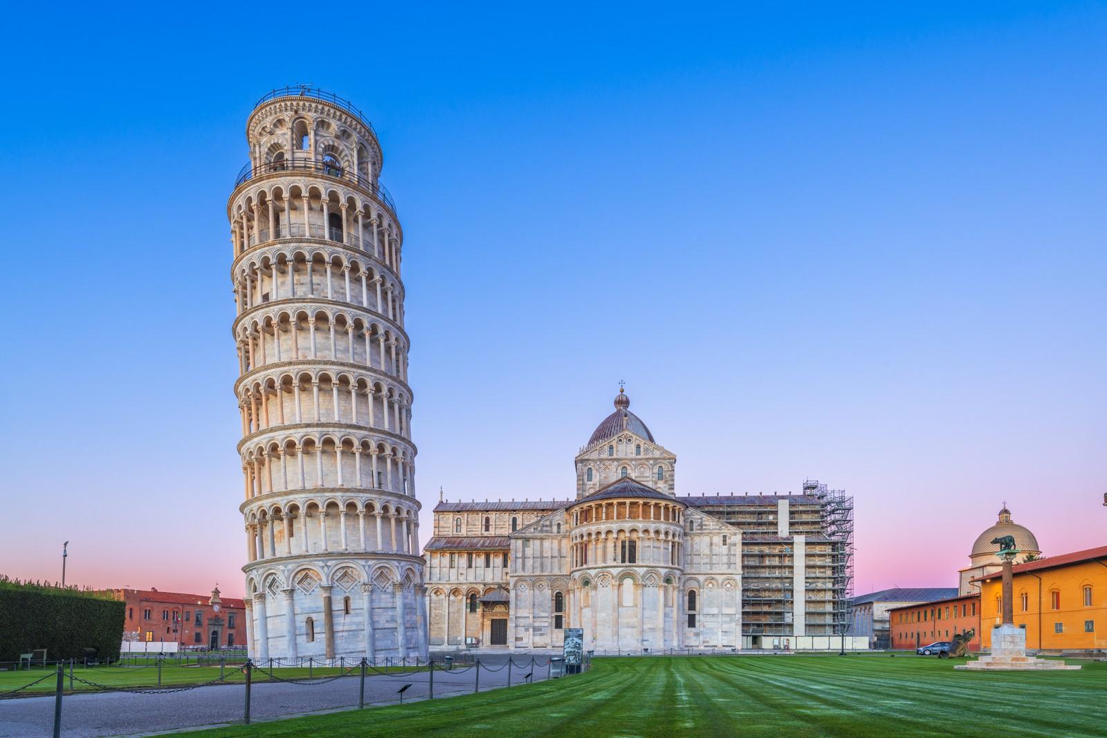برج بيزا المائل