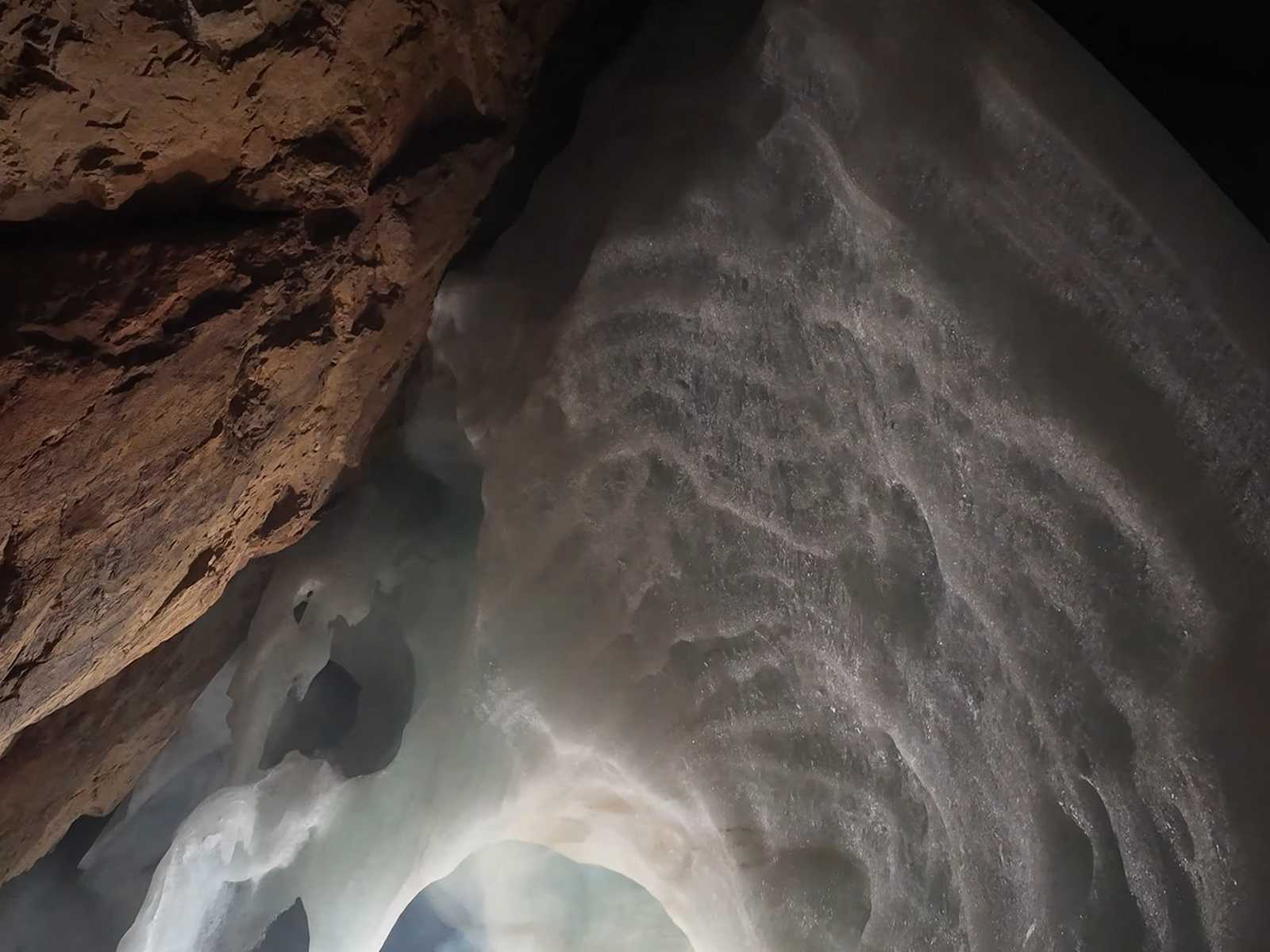 מערת הקרח בוורפן (Eisriesenwelt Werfen)