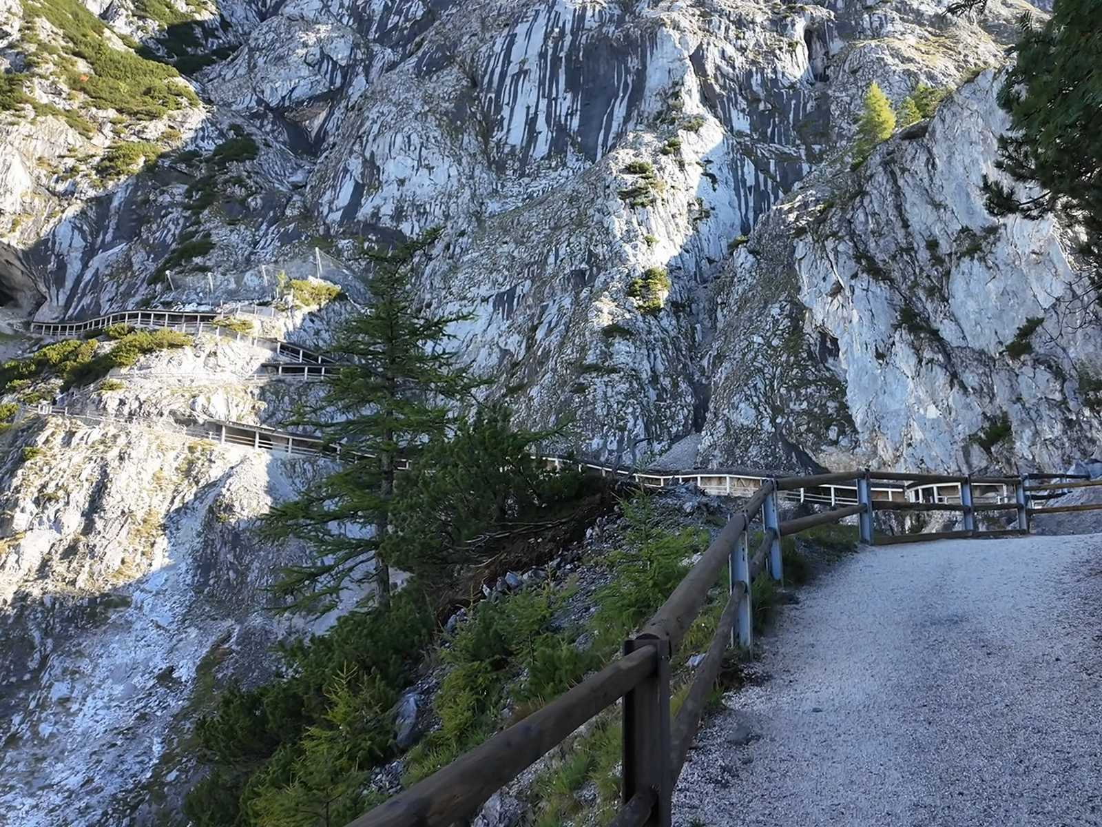 كهف الجليد في فيرفن